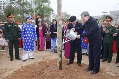 El secretario general del Partido Comunista de Vietnam, To Lam asiste al lanzamiento del Festival de plantación de árboles en la provincia de Hung Yen (Fuente: VNA)