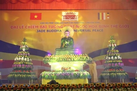 Llega a Vinh Phuc estatua de Buda de jade para la Paz Universal