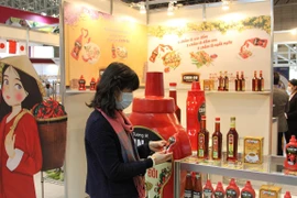 Vietnam presenta productos agrícolas y alimentos en exhibición en Japón