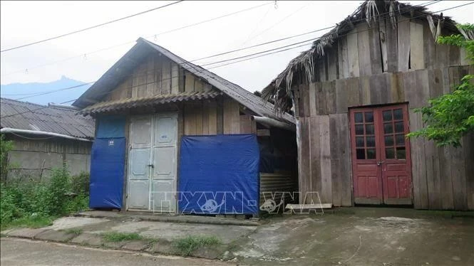 Viviendas precarias en el distrito de Van Ban, provincia de Lao Cai. (Foto: VNA)