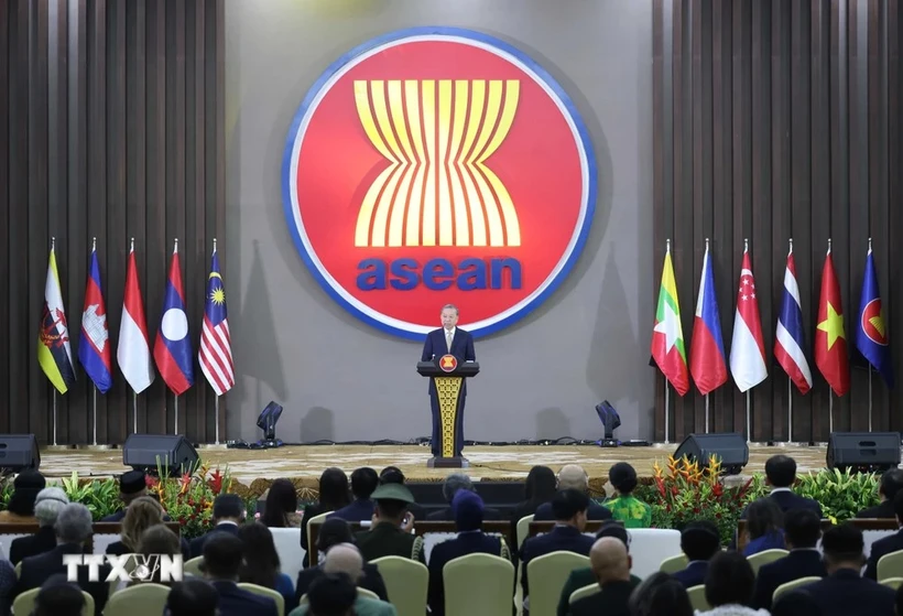 El secretario general del Partido Comunista de Vietnam, To Lam, pronuncia un discurso en la ceremonia conmemorativa del 30 aniversario de la adhesión de Vietnam a la ASEAN. (Foto: VNA)