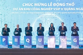 El presidente de la Asamblea Nacional de Vietnam, Tran Thanh Man, el viceprimer ministro permanente Nguyen Hoa Binh y delegados en la inauguración. (Fuente: VNA)